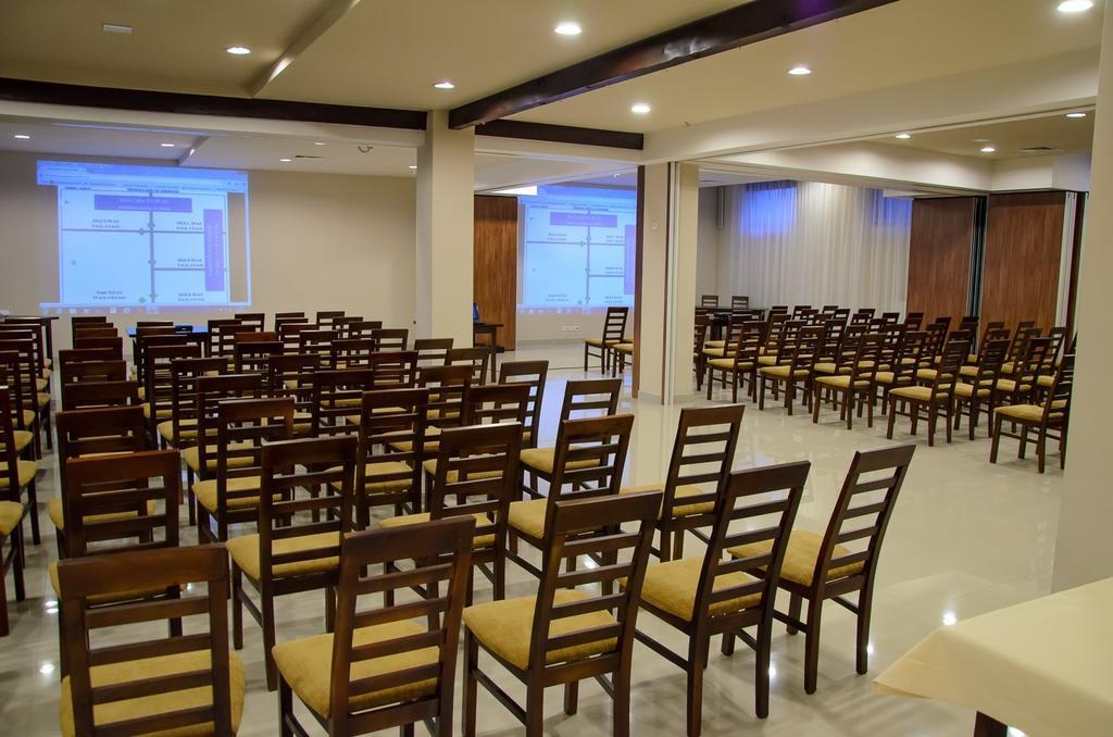 Hotel Czerniewski Varşova Dış mekan fotoğraf