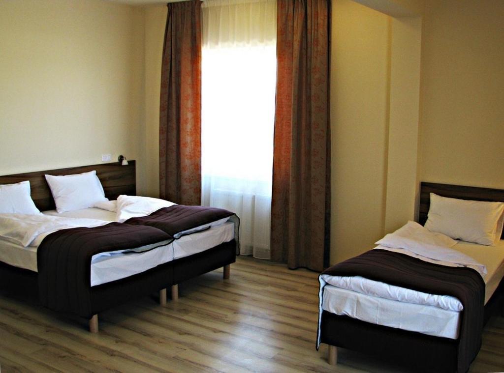 Hotel Czerniewski Varşova Oda fotoğraf